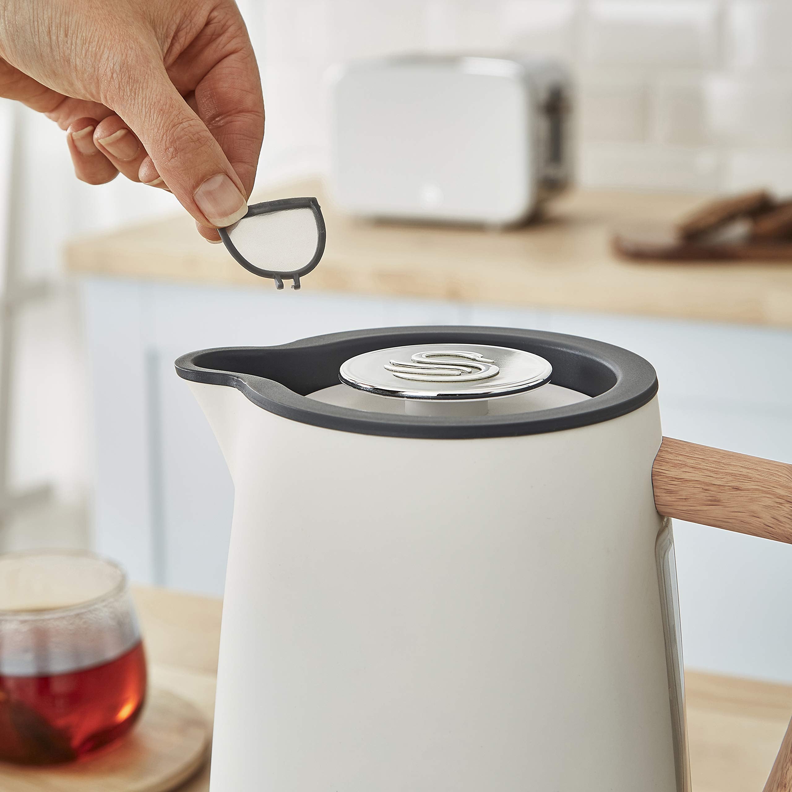 Swan Nordic Cordless Kettle White 1.7L سوان غلاية كهربائية لاسلكية من نورديك - ابيض 1.7 لتر Swan Nordic Cordless Kettle White 1.7L سوان غلاية كهربائية لاسلكية من نورديك - ابيض 1.7 لتر